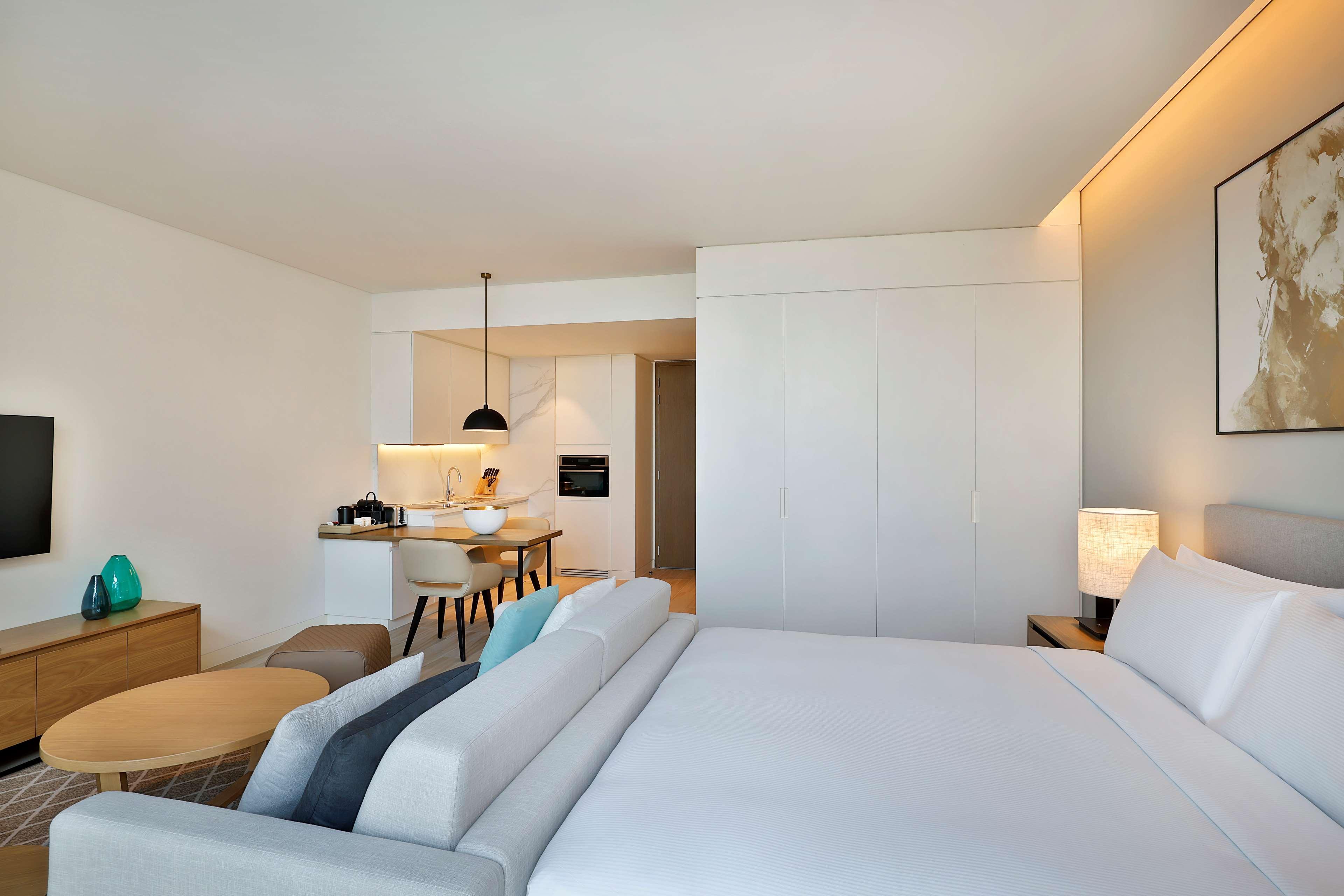 Doubletree By Hilton Abu Dhabi Yas Island Residences ภายนอก รูปภาพ